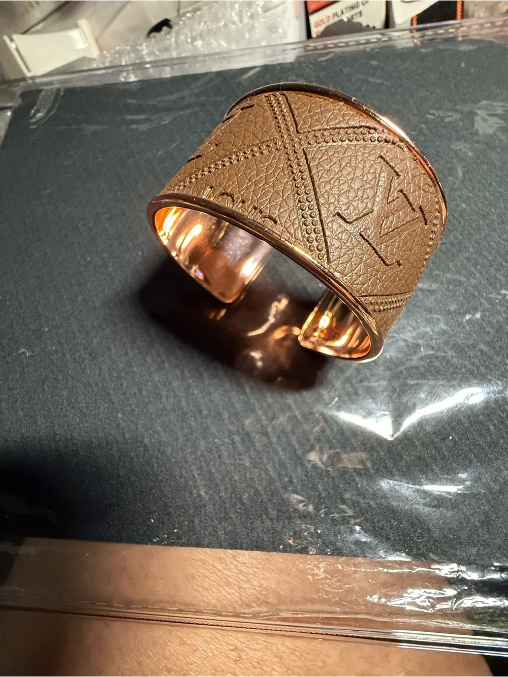 New 🔥Leather Cuff Bracelet in Brown - Designer Embossed Style for Unisex (Rare)🔥